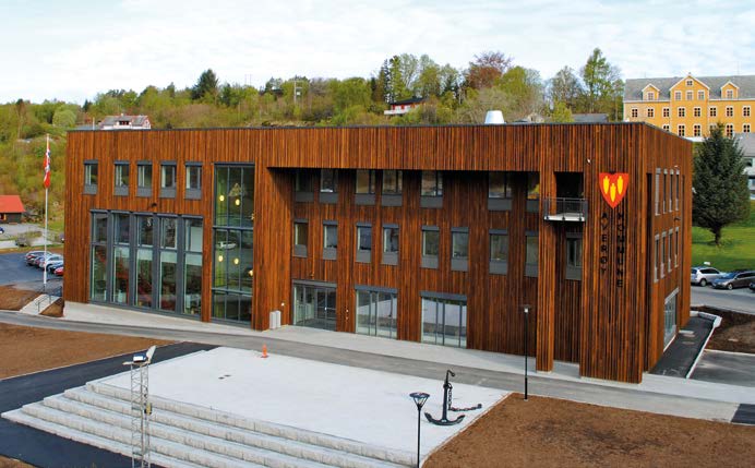 Foto: Kristen Vorpvik Averøy kommune fikk nytt rådhus i 2014. delegeres til rådmannen for at kommunen eller fylkeskommunen skal kunne fungere effektivt.