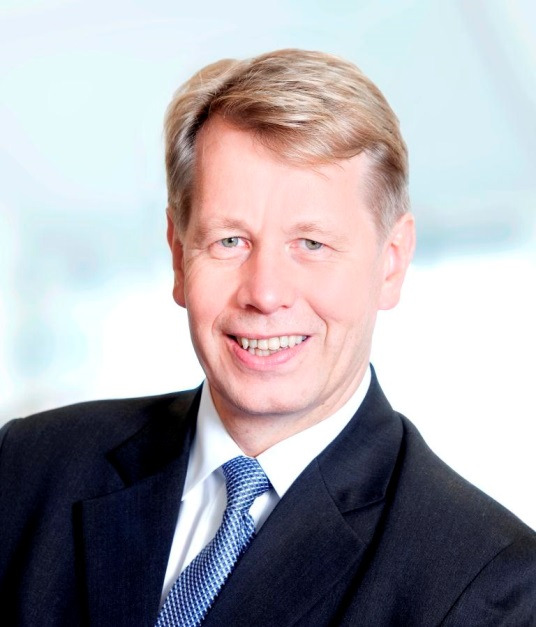 Foreslått nytt styremedlem Trond Bransrud Finansdirektør Aker ASA Trond Brandsrud (født 1958) ble ansatt i Aker ASA i april 2010.