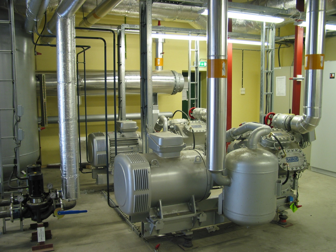 Teknologivalg standard industrielle varmepumper med NH 3 Fordeler: Rimeligere investering,