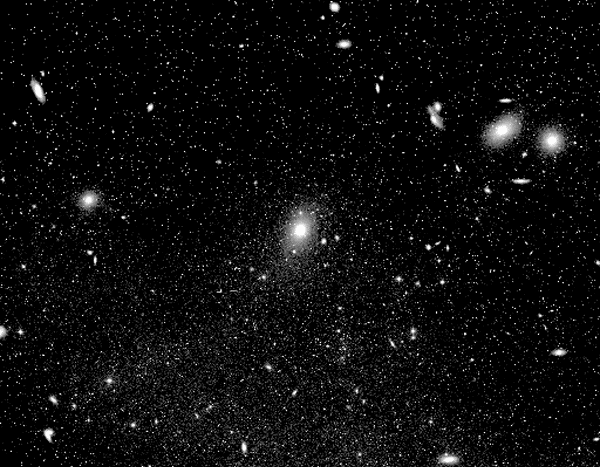 Hoper og superhoper av galakser Galaksehoper galacac clusters den lokale gruppen regulære galaksehoper: sfærisk i fasong, konsentrerte mot sentrum irregulære galaksehoper: mer vilkårlig spredning av