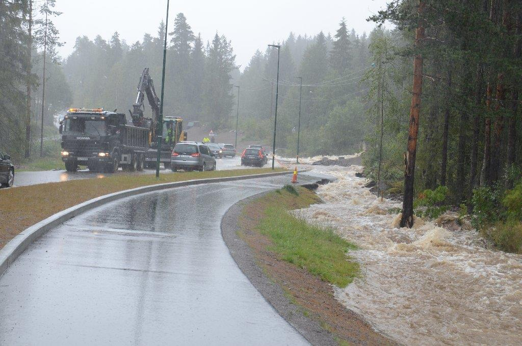 Foto: Avisen Hadeland Klemma på Harestua 2014 En vil aldri kunne klare å hindre flom,