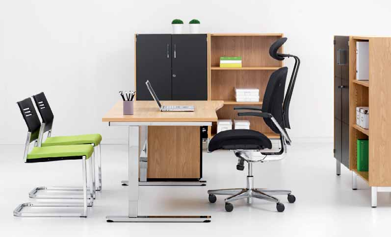 14 15 Vi tenkte på kroppen Å justere sittehøyden på kontorstolen er selvfølgelig bra. Men hvis du ikke tilpasser bordet til stolen, er sittehøyden til liten nytte.