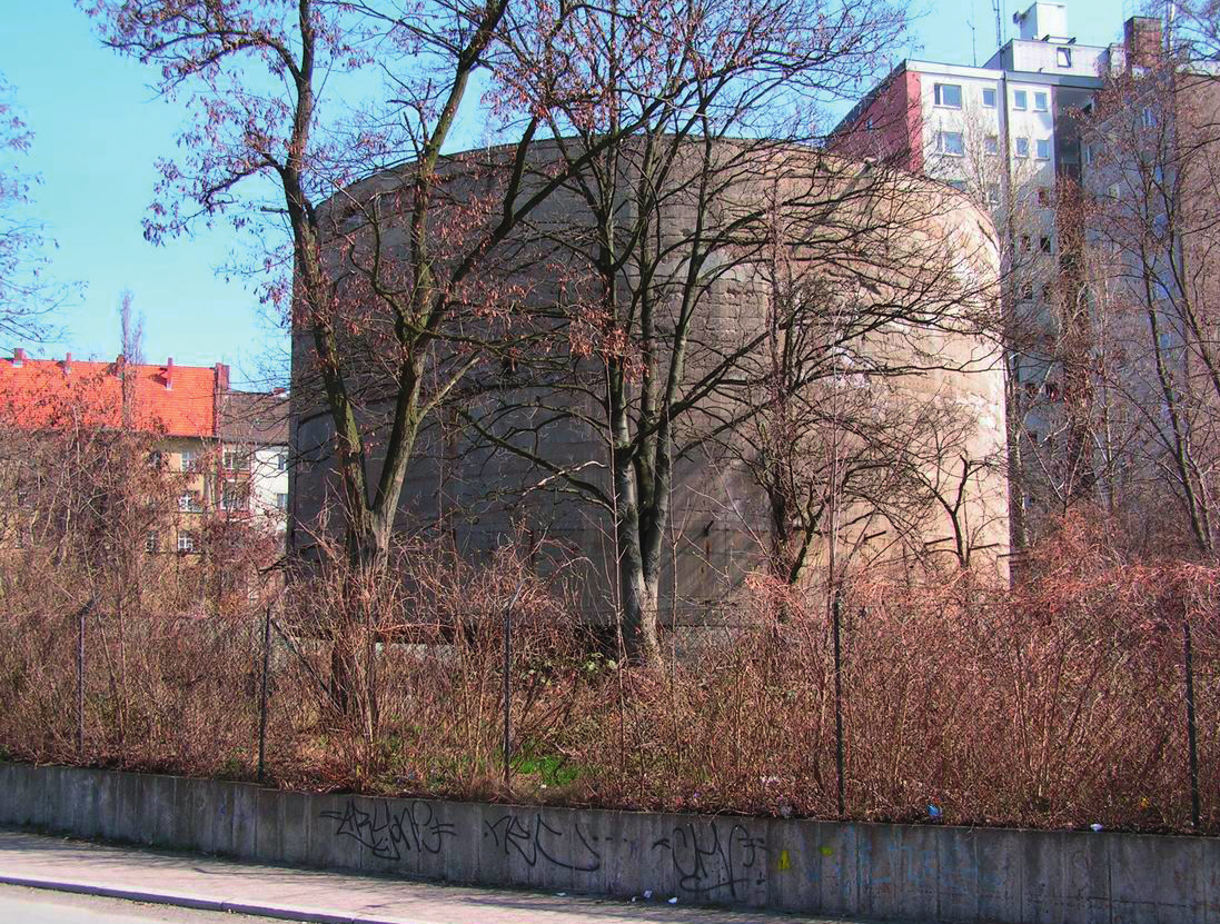 JOHAN SIGFRED HELBERG OG KNUT SIVERTSEN Hitler og Speers monumentale planer for Berlin kom i liten grad til fullbyrdelse. Det finnes derfor få kulturminner etter Germania.