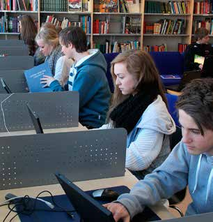 bibliotekbruk i system. I prosjektperioden har skulebiblioteket blitt integrert i læreplanar, halvårsplanar og vekeplanar.