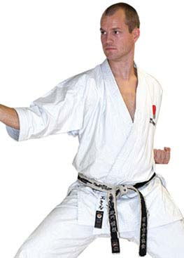 Interngasshuku og gradering Lørdag 24. mai og søndag.25. mai blir det gasshuku for Nordås Karateklubb`s medlemmer. Stedet denne gang blir Krokeide skole.
