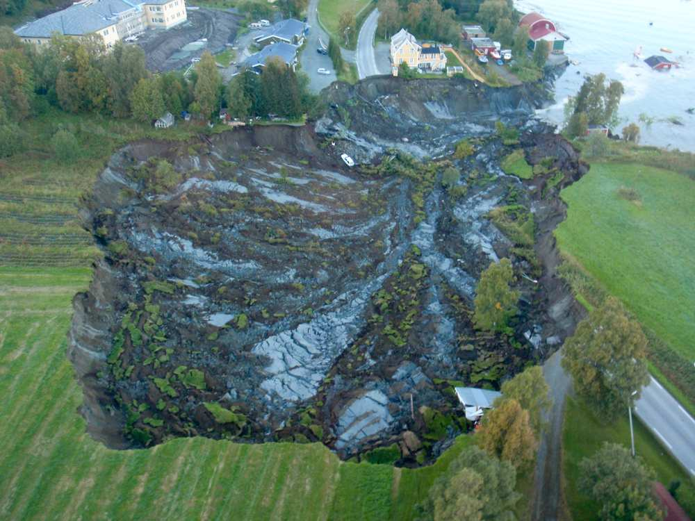 Marine avsetninger og kvikkleire Når kvikkleira blir forstyrret blir den flytende Den glir selv ved veldig liten helling (1:20)