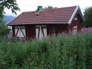 Fylke: Hedmark Kommune: Stange BTA totalt: ca 150 m 2 Gnr/ bnr: 205/1 Rammetillatelse for riving OK Fraflyttet/ rivingsklar Ant. bygn: 3 stk. totalt På tomt: Tomt ligger på vestside av E6.