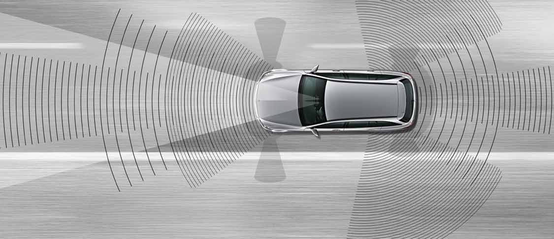 Mercedes-Benz Intelligent Drive. På vei mot ulykkesfri kjøring Mercedes-Benz Intelligent Drive byr på teknologiske løsninger som aktivt bistår føreren oggjør kjøringen merkbart enklere.