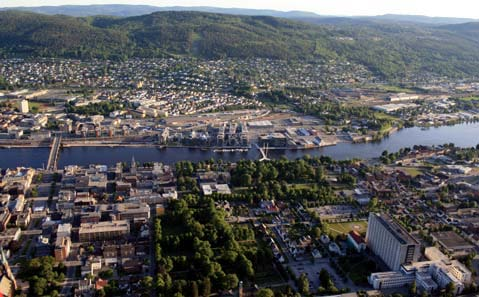 Forslag til vedtak (1): 1. Drammen kommune deltar i utredningsarbeid om kommunereform med aktuelle kommuner i regionen.