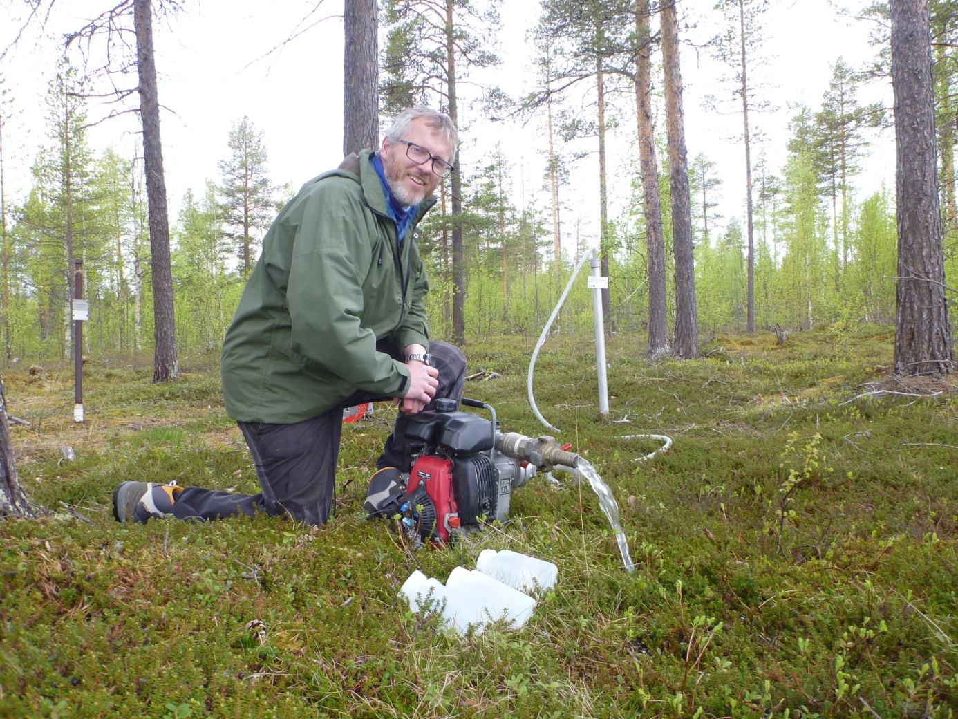 Figur 3: Prøvetaking av grunnvann i LGN-område 39 Øverbygd i Målselv kommune. Her er grunnvannskvaliteten overvåket i 36 år. 5. REFERANSER Lovdata (2014) Forskrift om rammer for vannforvaltningen.