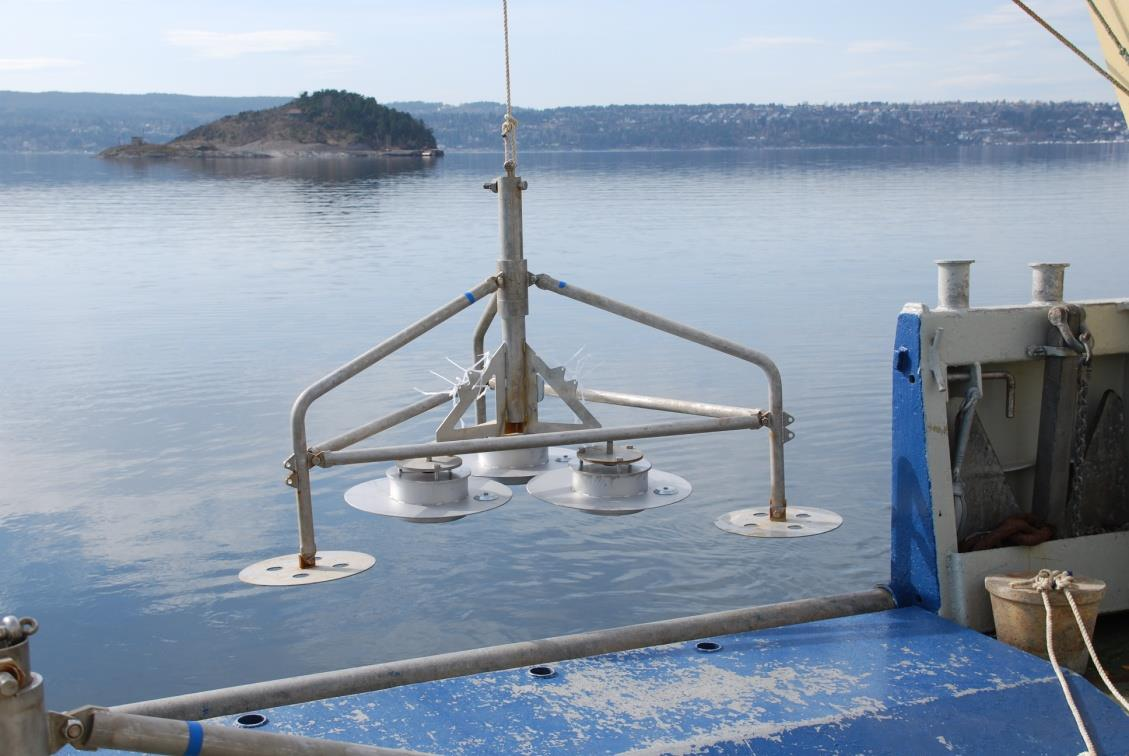 Dypvannsdeponiet overvåkning tildekking utlekking fra sjøbunnen Utplassering av diffusjonskammer med SPMD Gjennomført: 2005 (før