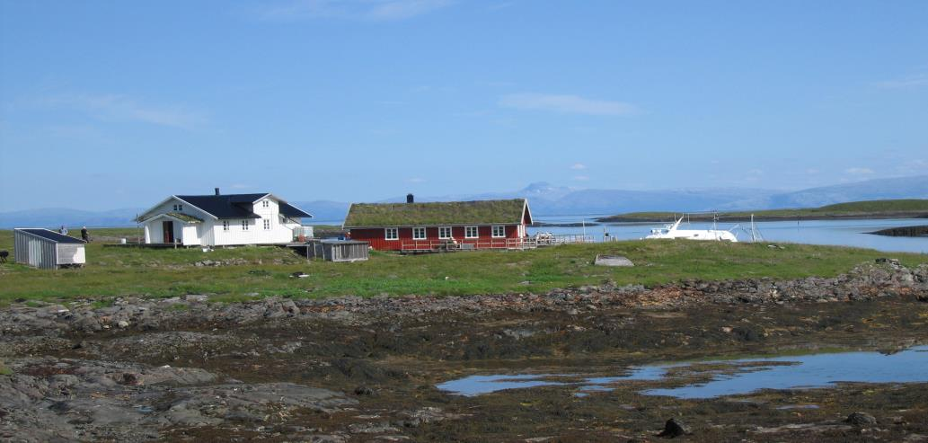 Dag 3 Fredag 9. juni Etter en skikkelig frokost er vi klare til å starte turen ut i verdensarven. Vi drar først ut til Bremstein. Her vil viltvokter Kristine fortelle oss om arbeidet der ute.