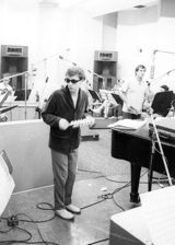 Pop/rock-feltets første stjerneprodusent Phil Spector er kjent for sin Wall of Sound.