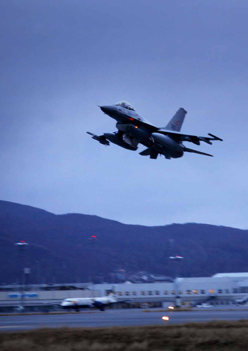 RISIKOOMRÅDE / sikkerhetspolitiske kriser BODØ, JANUAR 2010 I Bodø er to F-16-fly klare, døgnet