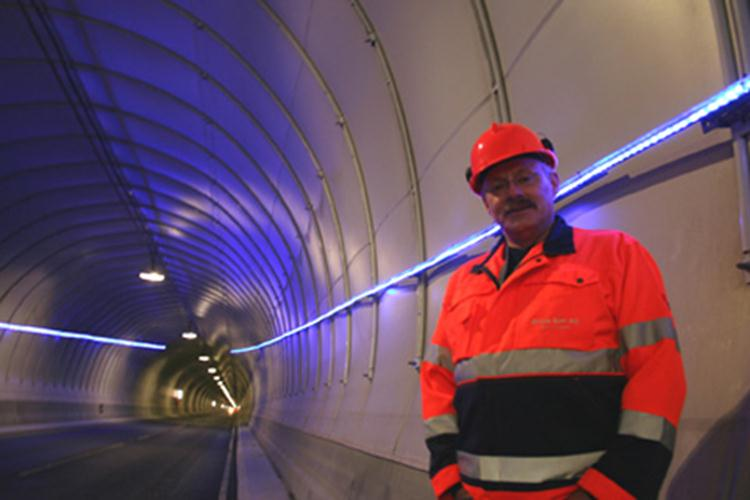 SafeRoad og VikØrsta sikrer verdens dypeste tunnel Langt større eingongsvekst (95%)og årsvekst (5%) enn prognose 2/3 hyggetransport 1/3 nyttetransport