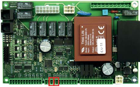 Kabel Tilkobling Følerterminal (Fig. 5) Beskrivelse L 1 85-240 VAC input N 2 85-240 VAC input Brun CU60 sentralenhet : P5-8 (Fig. 6) 3 (N.O.) når < terskelnivå Hvit CU60 sentralenhet : P5-10 (Fig.