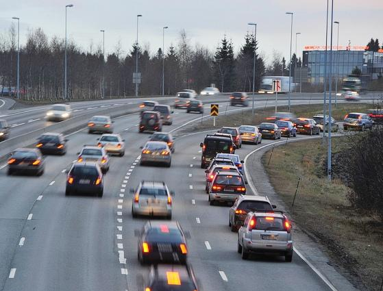 3. Hvem yter og hvem får i Miljøpakken i dag? Gevinster og ulemper følger ikke kommunegrensene. Felles bolig- og arbeidsmarked.