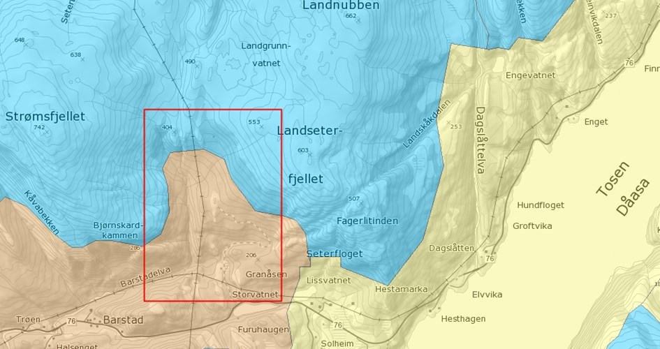 Figur 6 Ådalen kraftverk (vist med rød boks) planlegges i landskapsområder av stor verdi (beige område) og under middels verdi (blått område) (Landskapskartlegging i Nordland, 2014).