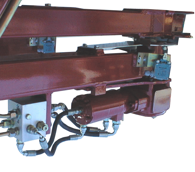Fig. 14-4 Fig. 14-5 14.4 SVEIVBLOKK. Sveivblokken er montert på motoren for sveivarmen, og inneholder 4 ventiler. (På TWIN-maskiner er det i tillegg en elektomagnetisk reverseringsventil, V35, fig.