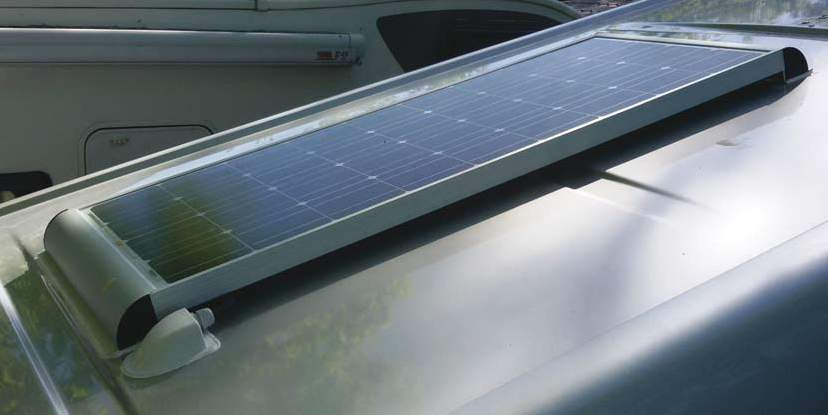 Solcellepaneler ELEKTRISK Solcellepanelene fra NDS med integrerte festebraketter er produsert i henhold til den nyeste teknologi for å sikre beste kvalitet og høyest mulig ytelse.