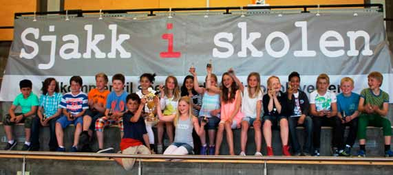 Beste fjerdeklasse ble 4A fra Kila skole i Harstad. Kila vant Sjakk3ern i fjor, og fulgte opp med en suveren seier igjen i år. På denne skolen kan de virkelig spille sjakk!