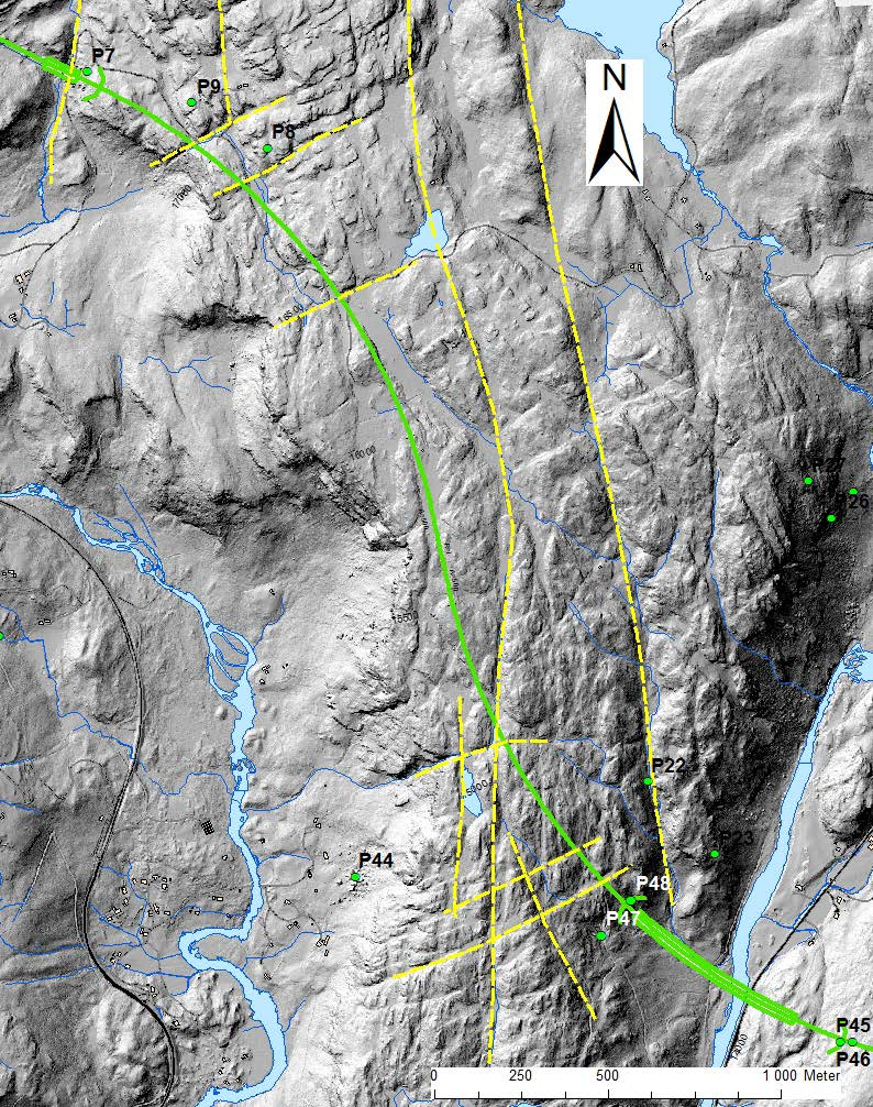 Kommunedelplan E39 Vigeland-Lyngdal vest. Fagrapport ingeniørgeologi 40 Figur 25 Terrengmodell med trasé for Geitebufjelltunnelen inntegnet. Kraftige topografiske lineament er markert med gult.