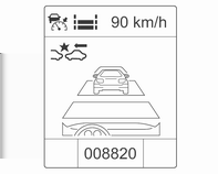 Symbolet for den adaptive hastighetskontrollen, følgeavstandsinnstilling og angitt hastighet vises i øvre linje av førerinformasjonssenteret. Du kan slippe gasspedalen.