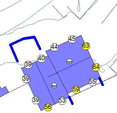 Støynivå på felles uteområder (gult område overskrider støygrensen Lden = 55 db) og ved fasade i 1. boligetasje.