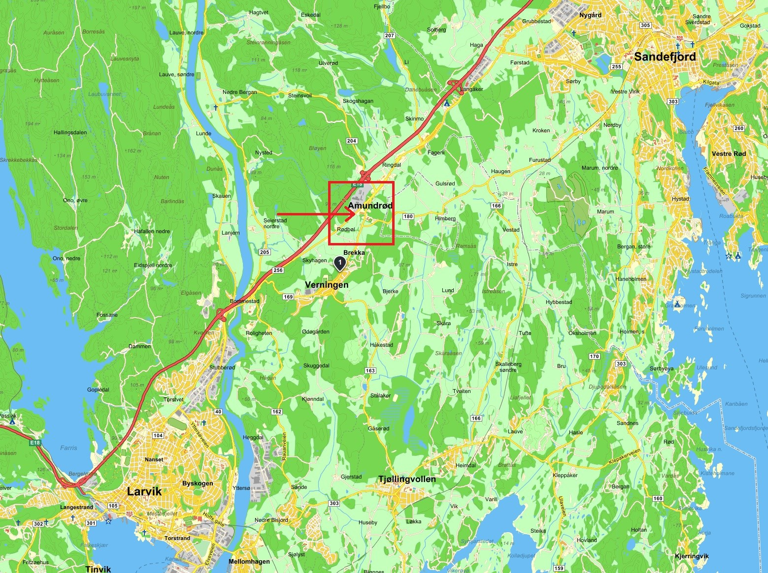 2. Planområdet, eksisterende forhold 2.1. Beliggenhet og størrelse Planområdet ligger 9 km fra Larvik og Sandefjord, øverst på "Raet", med svært gode solforhold.