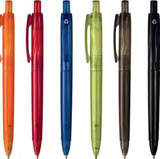 114 X-Go En enkel og stilren plastpenn med kromfarget trykkknapp. I pennen sitter det en stor patron av Parkertype.