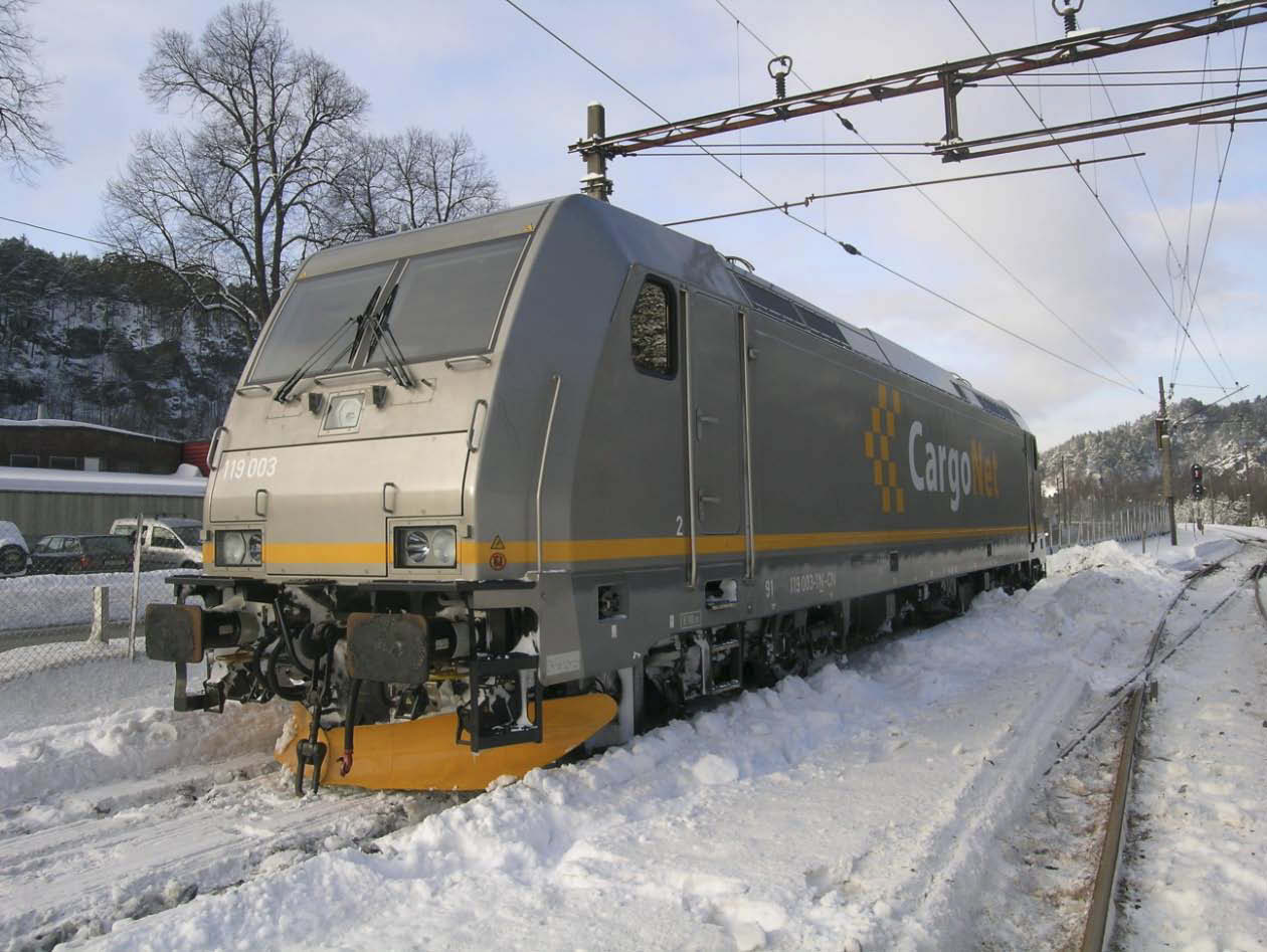 Statens Havarikommisjon for Transport Side 7 1.4 Personellinformasjon Fører, mann 26 år ble godkjent lokomotivfører i desember 2009, og hadde mindre enn 2 måneders erfaring som lokomotivfører.