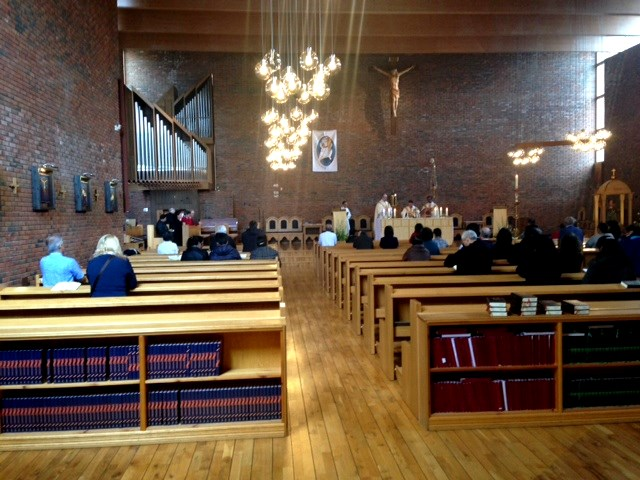 I 2014 feiret hun sitt 25-årsjubileum med klosterløfter. Les mer om sr. Maria Thomas på katolsk.no.