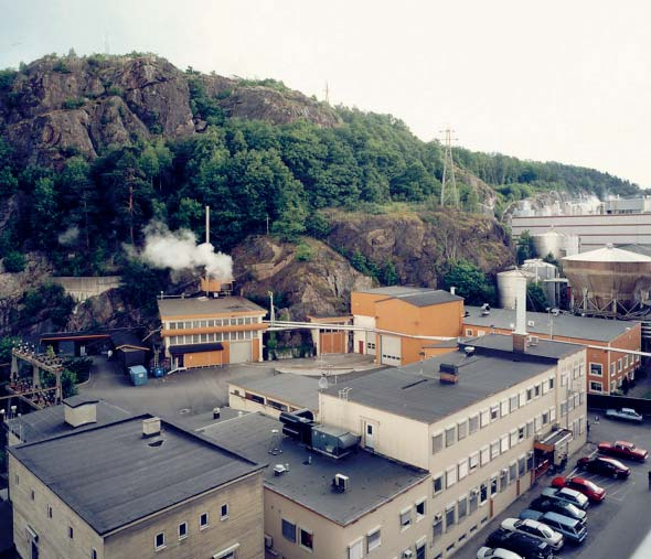 Beliggenhet/ anleggsområdet HALDENREAKTOREN Reaktoren i Halden ligger i en fjellhall på nordsiden av elven Tista, 2 km fra elvemunningen ut til Iddefjorden.