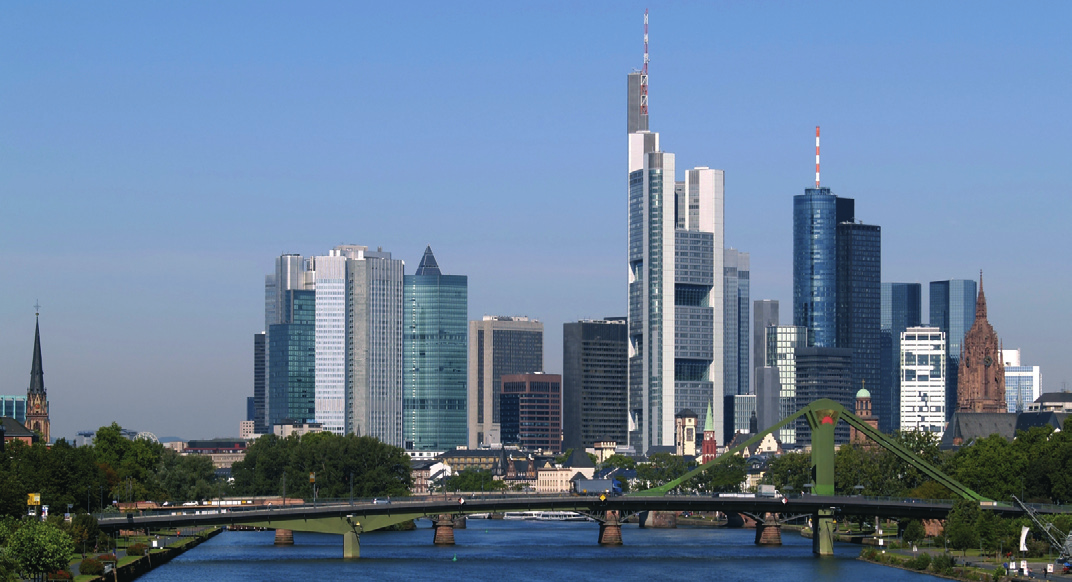 I tillegg til å være et stort finansielt og kommersielt sentrum er Frankfurt også kjent for sin rikdom på kunst og kultur med sine mange ulike museer. Flere flotte byggverk er også byen kjent for.