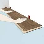 Sett inn en avstandskile på bordets kortside. Fugen mellom langsiden og veggen kan tilpasses når det er lagt tre rader. 2. Vinkle gulvbordene som vist på figur 2.