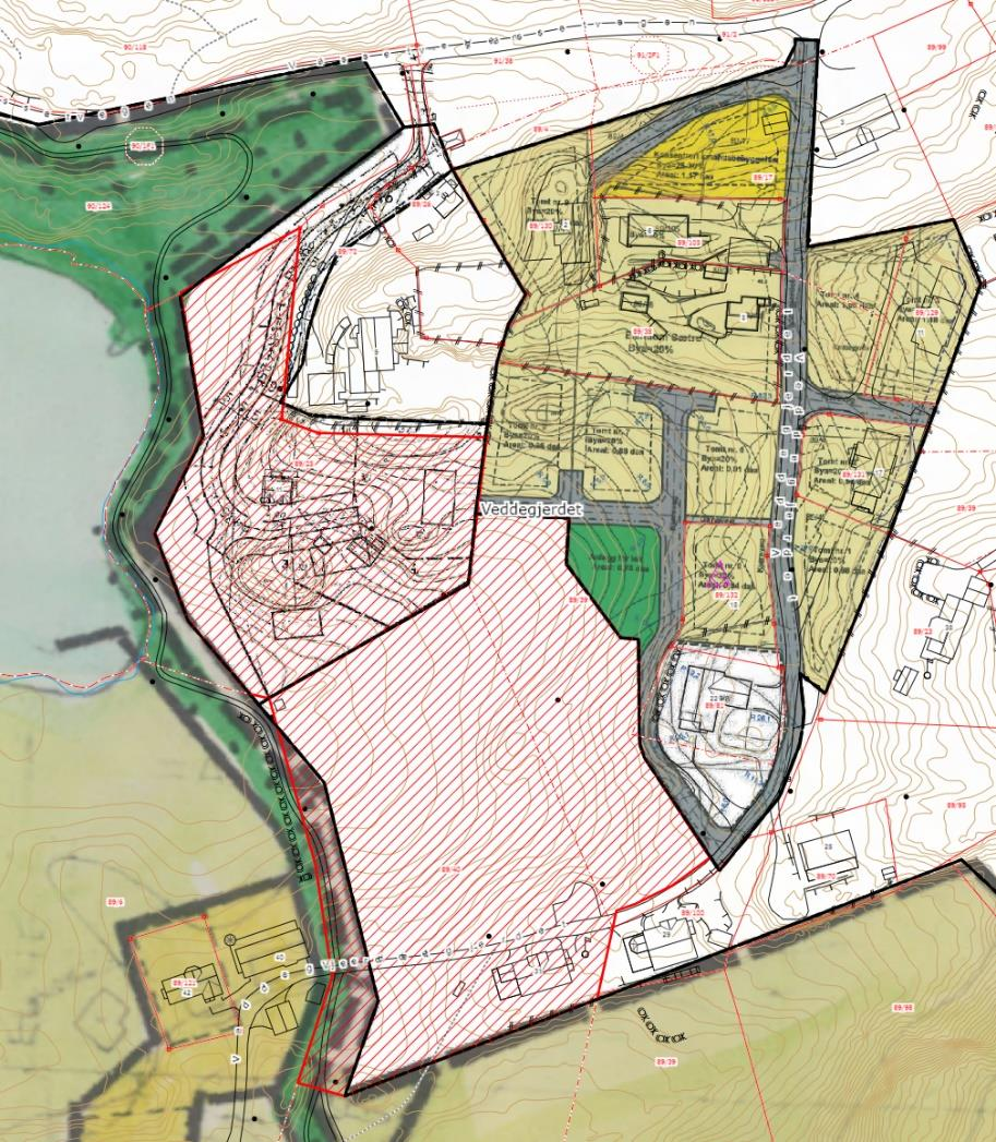 Eiendommene 89/26 og 89/72 har begge eksisterende bolighus som er bebodde i dag, disse to eiendommene innlemmes kun i planforslaget for at det skal bli en ryddig plan og pga forskyvningen av