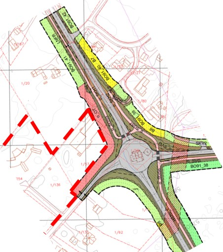 Reguleringsplanforslaget for Kjerringsundet har lagt inn en avkjørsel fra Hjertvikvegen like før regulert kryss til barnehagen. Dette er slik avkjørselen til parkeringsplassen er plassert i dag.