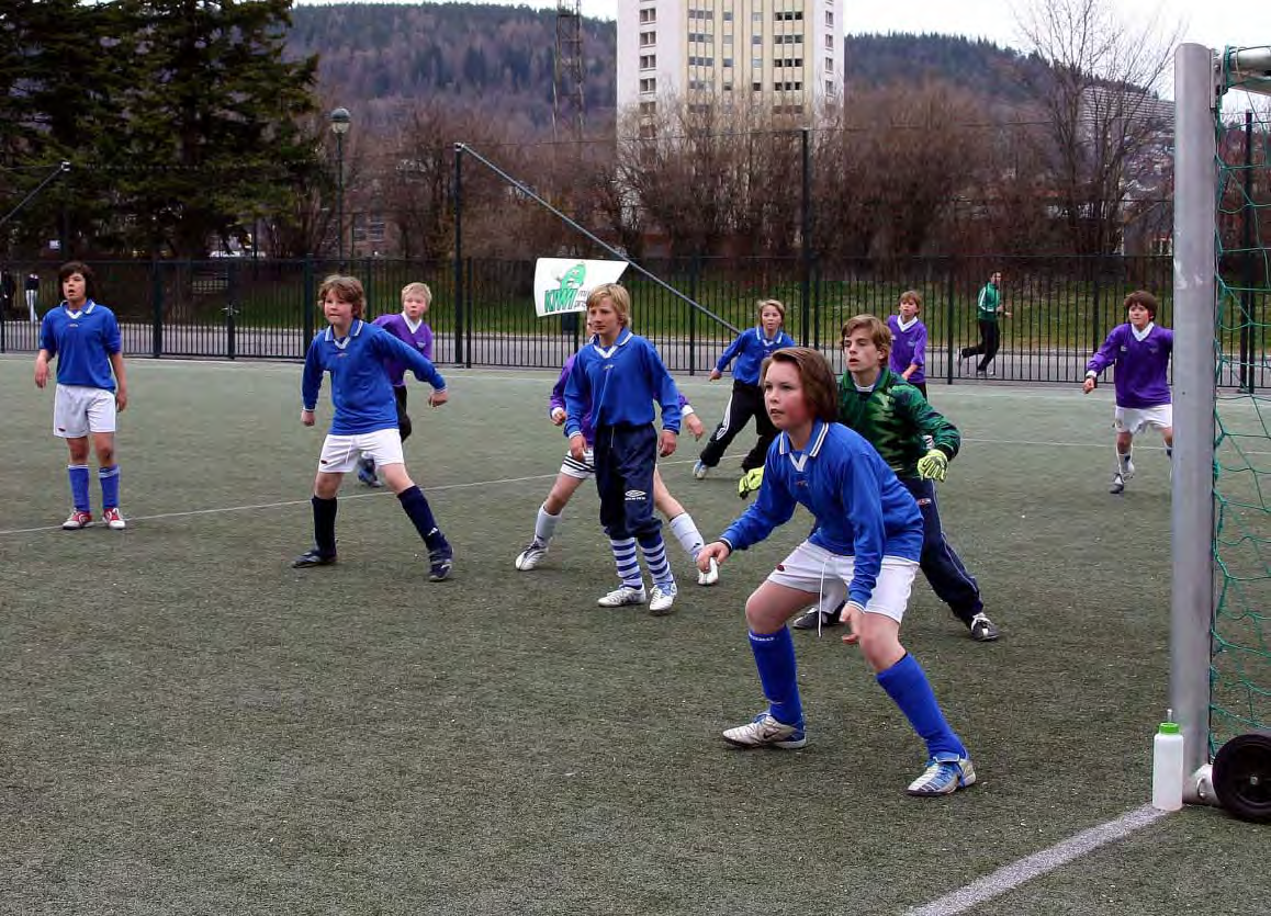 Idrett og friluftsliv Fotballkamp på Marienlyst Drammen skal ha en infrastruktur som inviterer befolkningen til større fysisk aktivitet.
