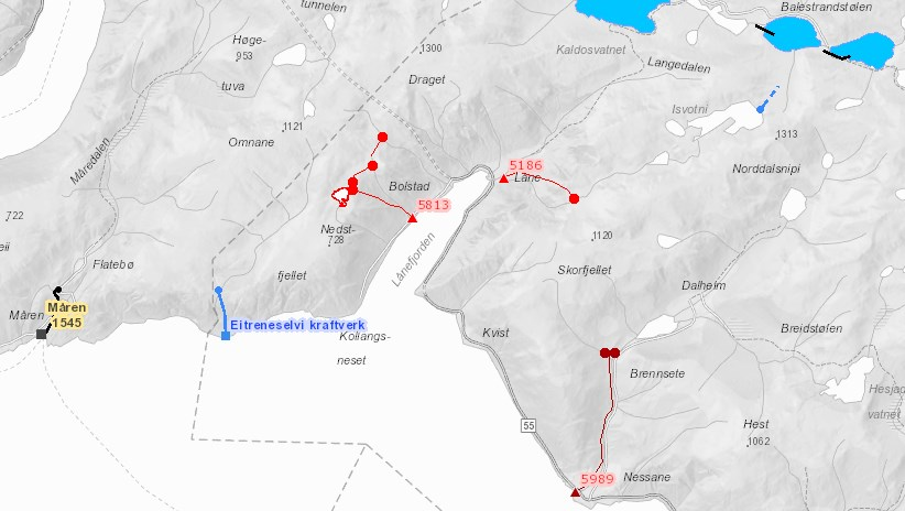 Side 2 av 8 NVE Atlas: Utbygde anlegg: Svart, gul tekst. Regulerte vatn i Høyangeranlegga: Blå. Gitt løyve: Blå. (Eitreneselvi).