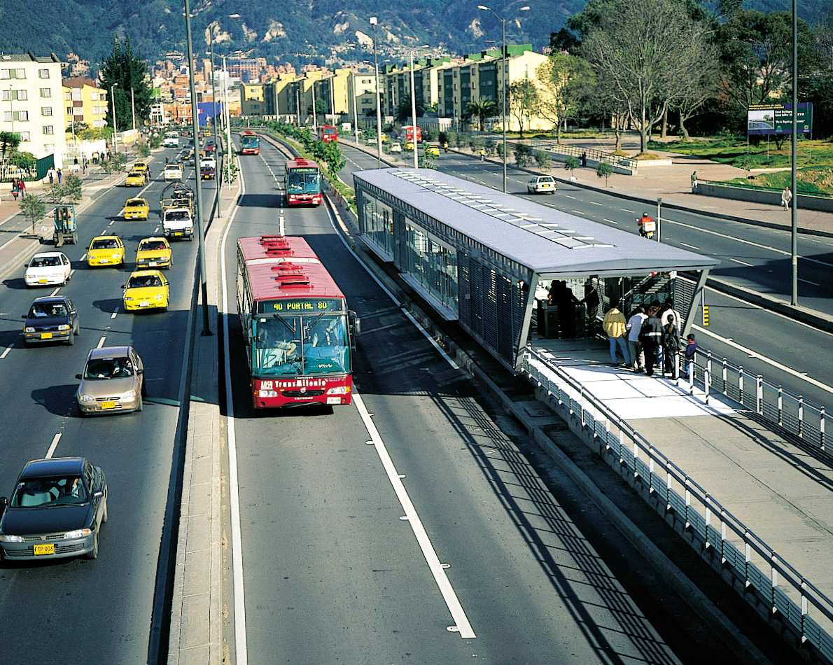 1. Målgrupper og gatevisjon Personer Næring Syklistar Bilistar Utbyggjarar Arbeidsreisande Tilreisande Barnevogn Godstrafikk Varelogistikk Kollektivtrafikk Rørslehemma Utrykningskøretøy Skuleungdom