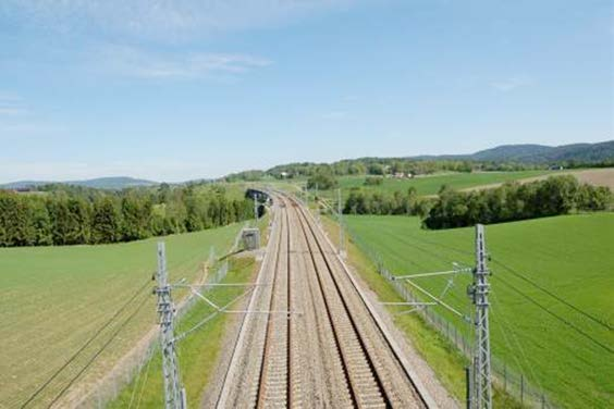 Vestfoldbanen er en av de mest trafikkerte jernbanestrekningene i Norge [6].