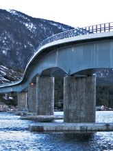 (Foto: Terje Holm) Statsråd Odd Roger Enoksen Olje- og energidepartementet Kraftsituasjonen i Møre og Romsdal Fylkesordfører Tore Sandvik Sør-Trøndelag Fylkeskommune Fylkeskommunal forskottering av