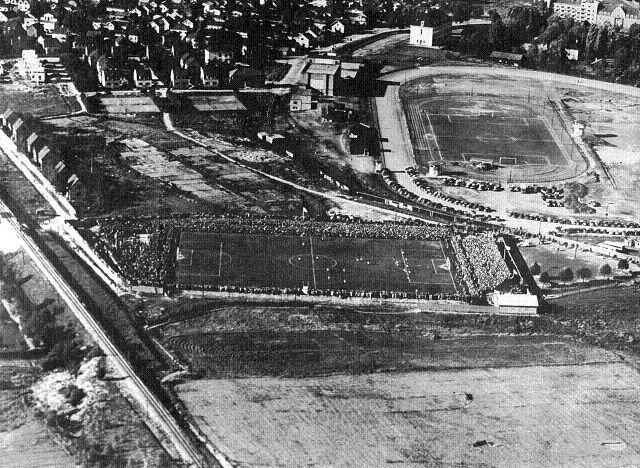 Litt historikk Artikkel fra DT: Idrettsanlegget på Marienlyst var opprinnelig travbane, men ble i 1918 bygd ut med idrettsbane på «indre bane» og i 1924 ny gressbane med tribuneanlegg sør for