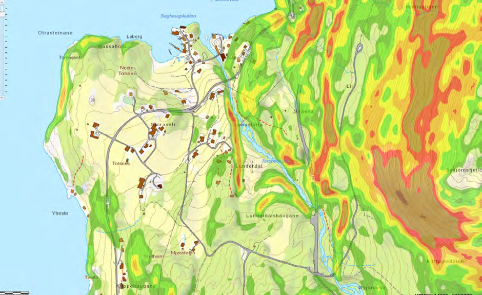 noen bergskrenter i området, de høyeste langs hovedveien ved Jondalstunellens utløp med høyde på opptil ca. 10 meter.