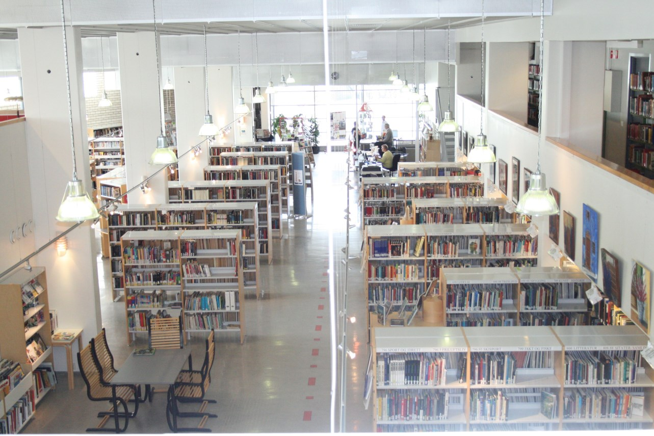 Regionens innbyggere, dere, setter pris på biblioteket ved å bidra til en økning i utlån hvert år, og ved å benytte biblioteket som deres kunnskapsarena og «storstue».