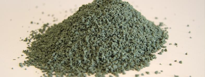 EPDM Farget gummigranulat som har sitt opphav i nyprodusert industrigummi.