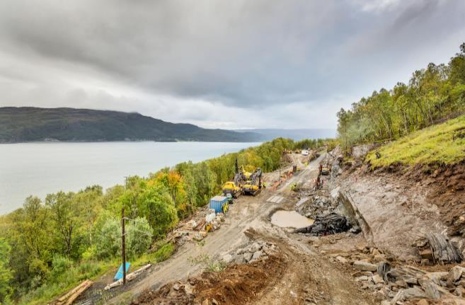 Djupvik kryssingsspor Etablere nytt kryssingsspor ved Djupvik, ca. 5 km fra Narvik Omfang Nytt kryssingspor 1050 m Ny tunnel, ca.