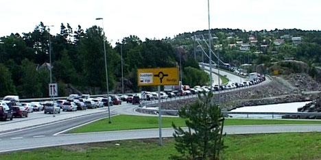 Trafikkaos grå sommerdager Dyreparken har stort besøk