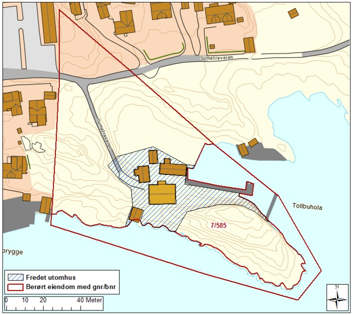 Side 10 UTOMHUS Bygningsnr: Oppført: AskeladdenID: 175307-8 Referanse i landsverneplanen: Bygning 9903571 Fredning utomhus Fredningen omfatter anleggets arealer, terreng, strukturer som hage,