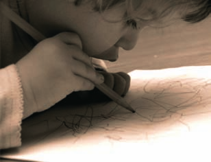 Her kan barna lære ulike teknikker for maling på lerret, silke og papir. Det blir også en konkurranse om å legge de flotteste fargene på Kulturfest-logoen.